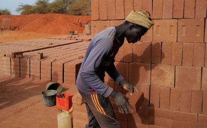 Construction-Brique-En-Terre-Cuite-Afrique